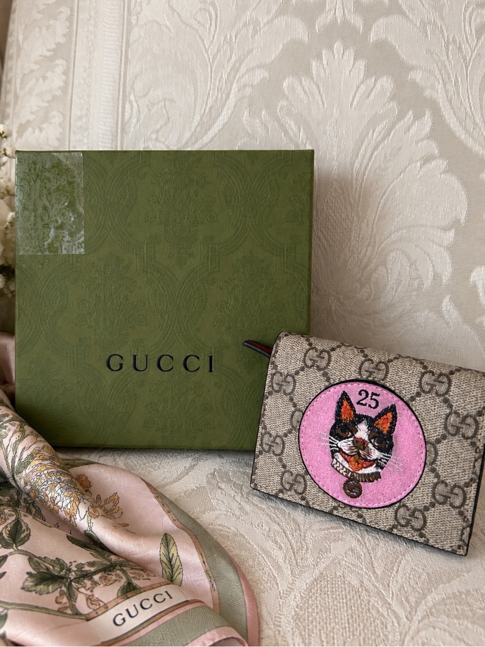 Rare Gucci GG Supreme Bosco 25 Patch Compact Wallet Limited Edition